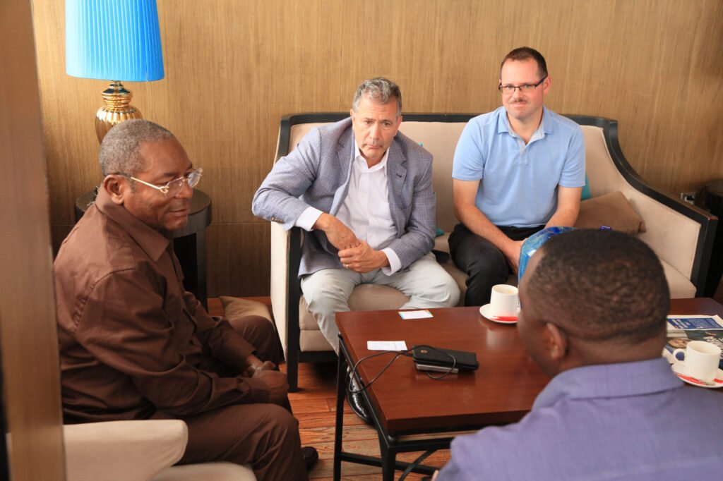 RDC-ANAPI : Le DG Bruno Tshibangu échange avec une délégation de ESG Clean Energy sur le projet d’implantation de la société à Kinshasa