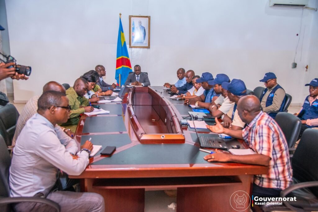 Kasaï oriental : Jean-Paul Mbwebwa échange avec une délégation du Ministère des Affaires sociales sur la situation des habitants du quartier de la plaine