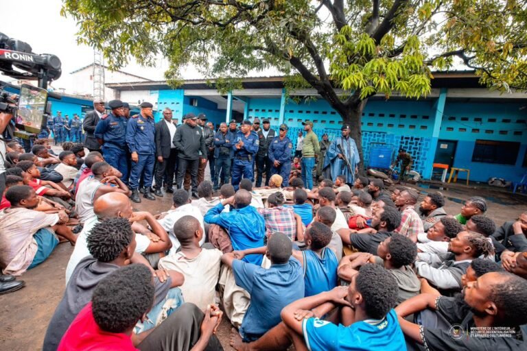 Kinshasa : Plus de 400 kuluna interpellés lors de l’opération « Ndobo »